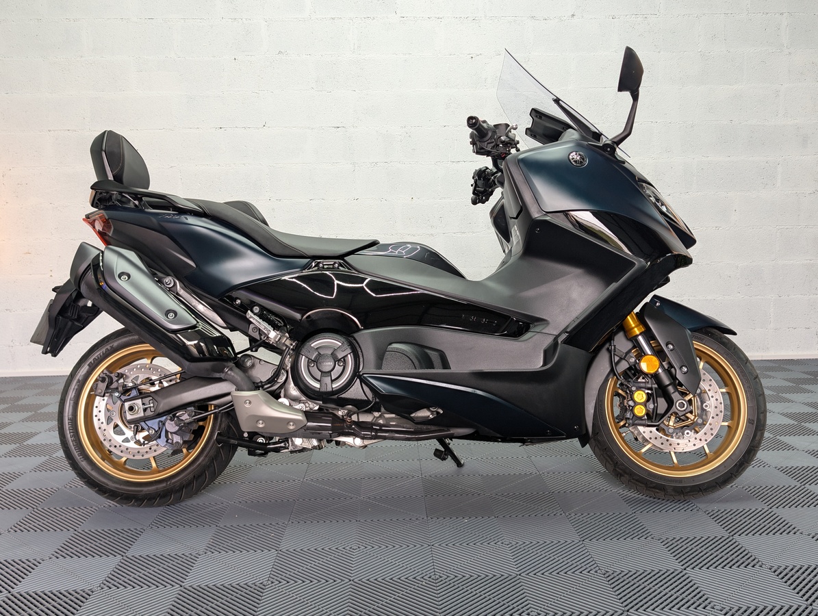 YAMAHA T-MAX 560 Tech Max